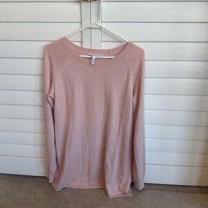 BCBGeneration Light Pink Sweater size M/L. Oversized. Valentine cozy